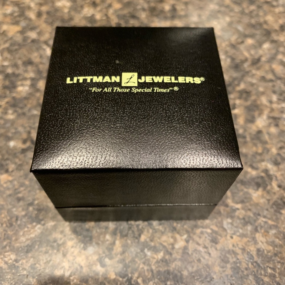 Littman Jewlers diamond ring
